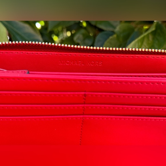 Michael Kors Jet Set Travel LG Continental Wallet Bright Red - Picture 12 of 13
